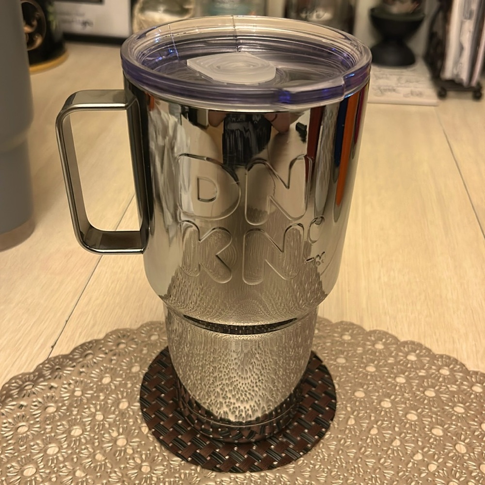 Dunkin’ Donuts 28oz Tumbler With Handle